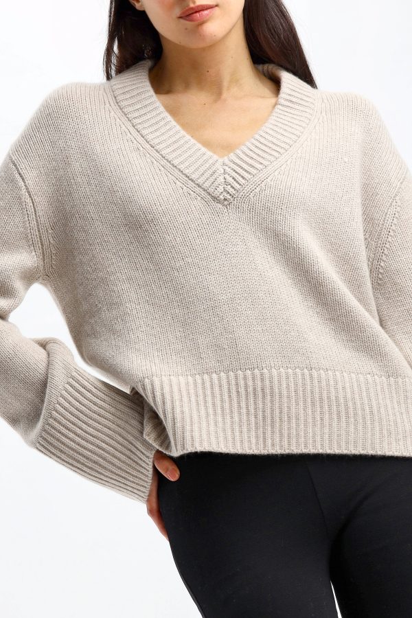 Sweater   in sand