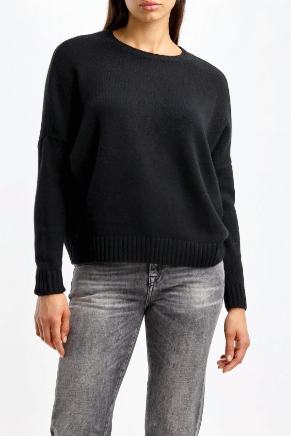 Sweater   in black