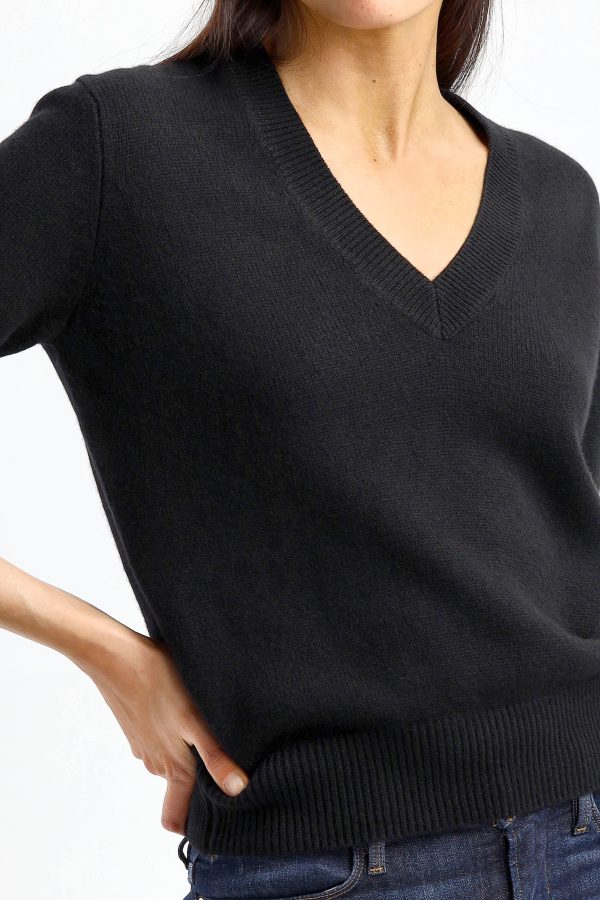 Sweater   in black